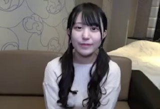 大奶人妻在家偷情 啊啊 姐夫 啊啊 爸爸操我 爸爸好厉害 被无套输出 语无伦次几次喷潮 床单都湿了一大片